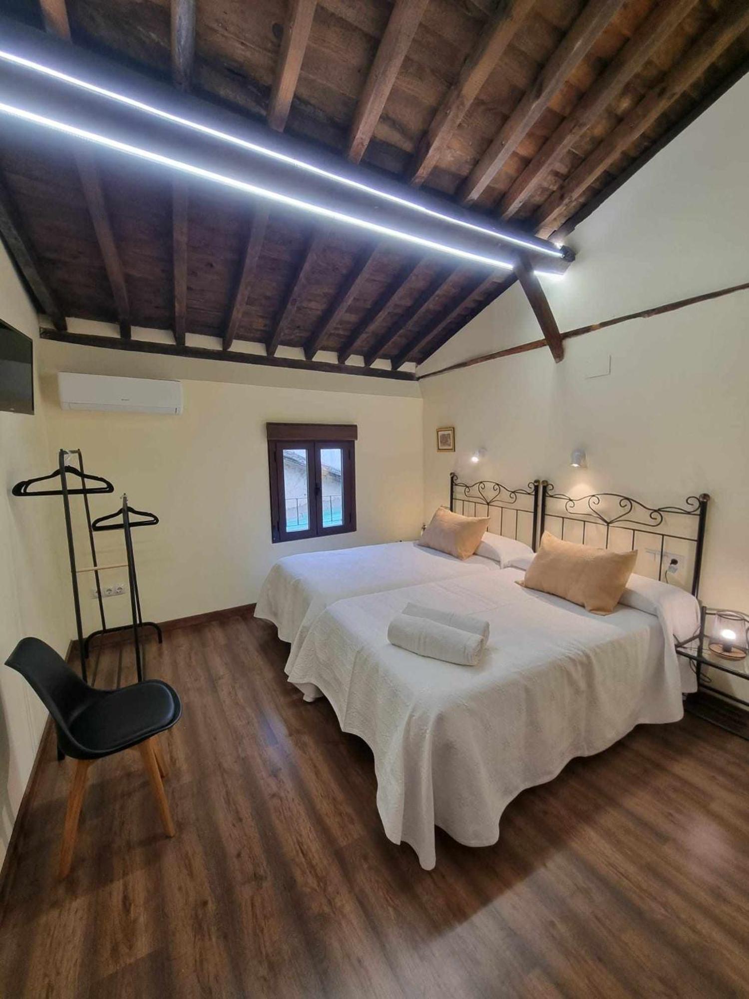 Lanchas De La Vera Madrigal de la Vera Buitenkant foto