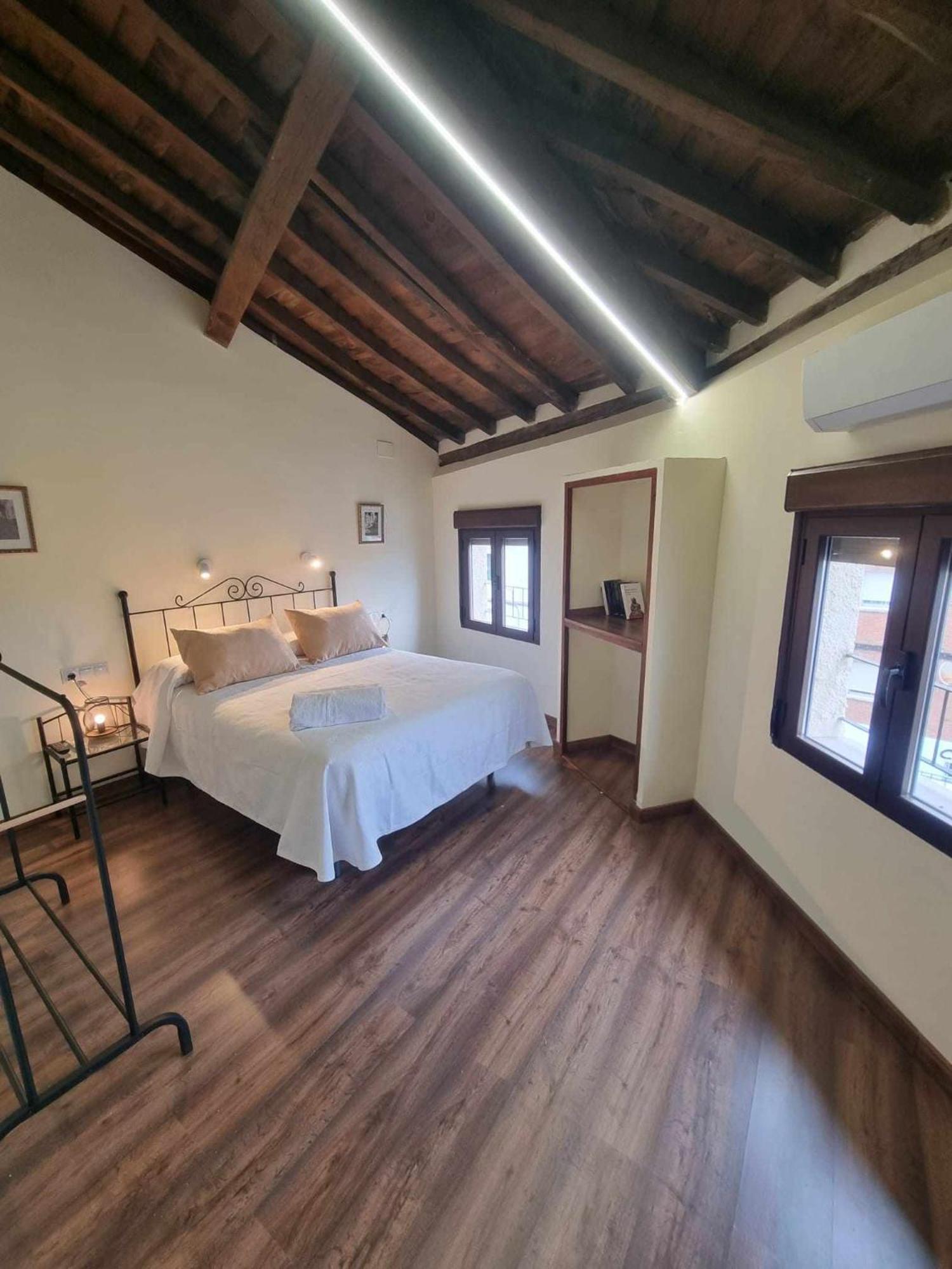 Lanchas De La Vera Madrigal de la Vera Buitenkant foto